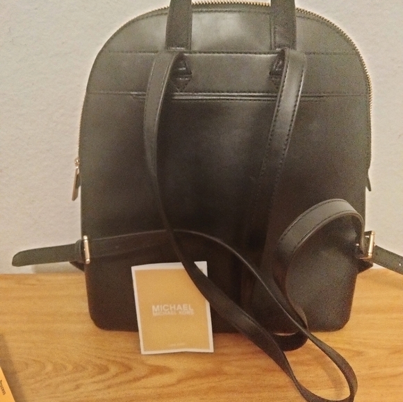 Michael Khors Back pak - Picture 2 of 2